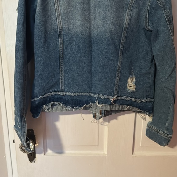 Sneak Peek Women's Large Distressed Jean Denim Jacket Blue - Picture 10 of 11